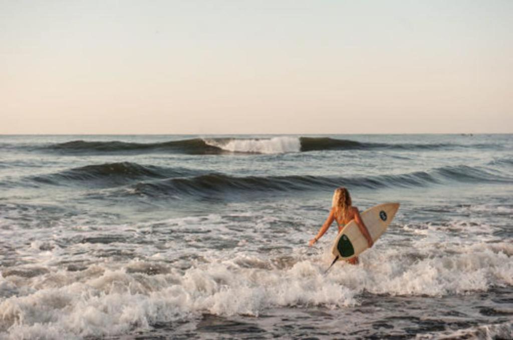 Paredon Surf House Hotel 2*