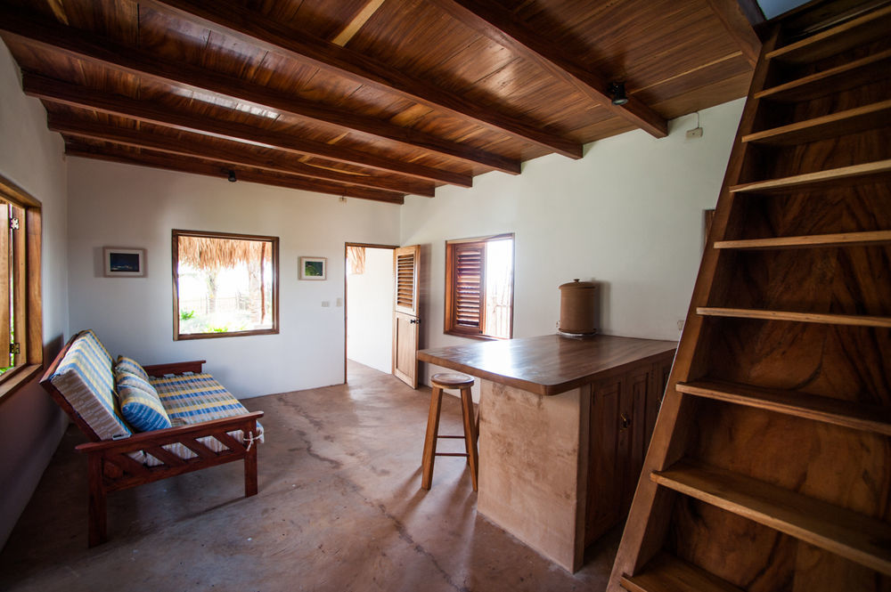 Paredon Surf House